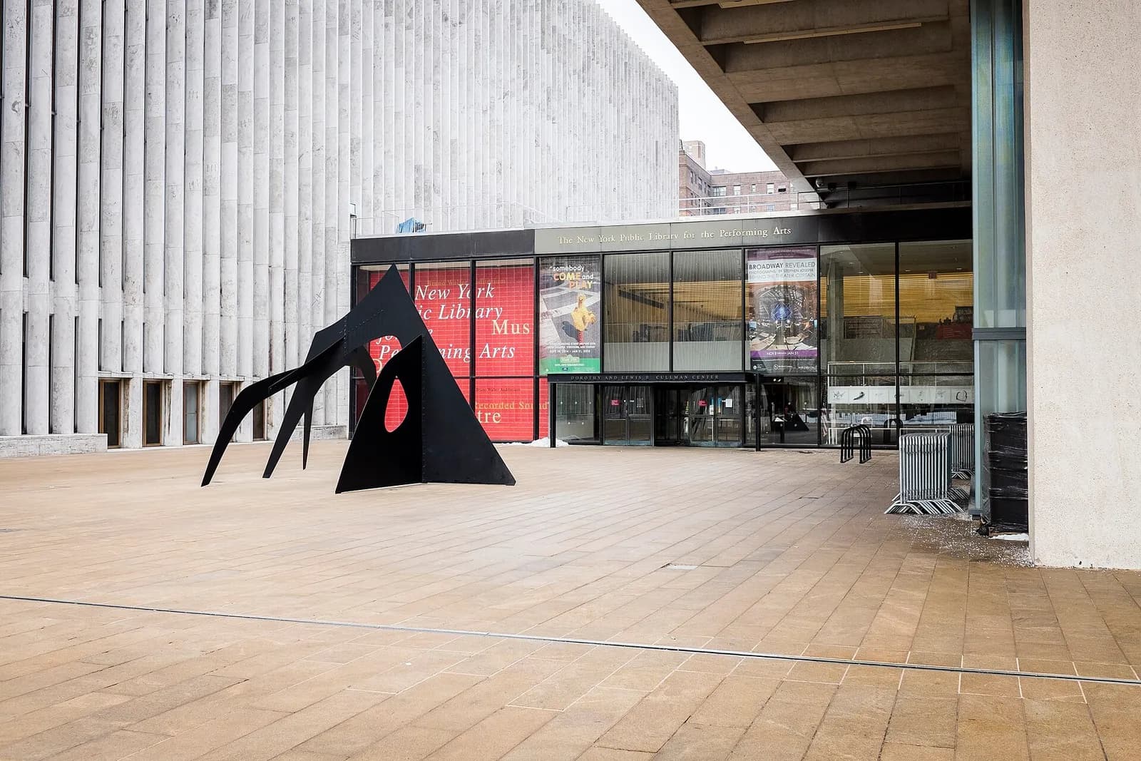 New York Public Library for the Performing Arts at Lincoln Center, with Alexander Calder’s Le Guichet sculpture.