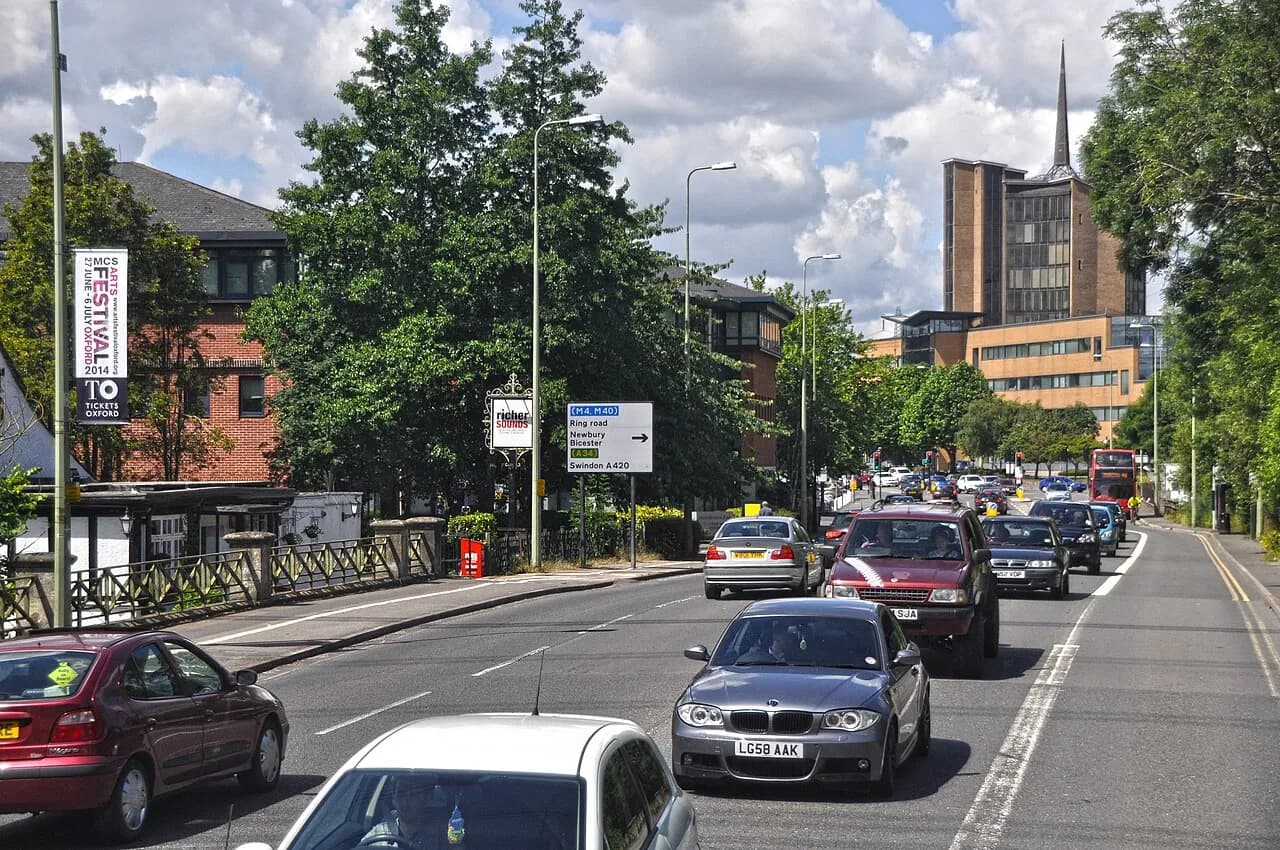 Traffic on Botley Road in Oxford in a 2014 photograph