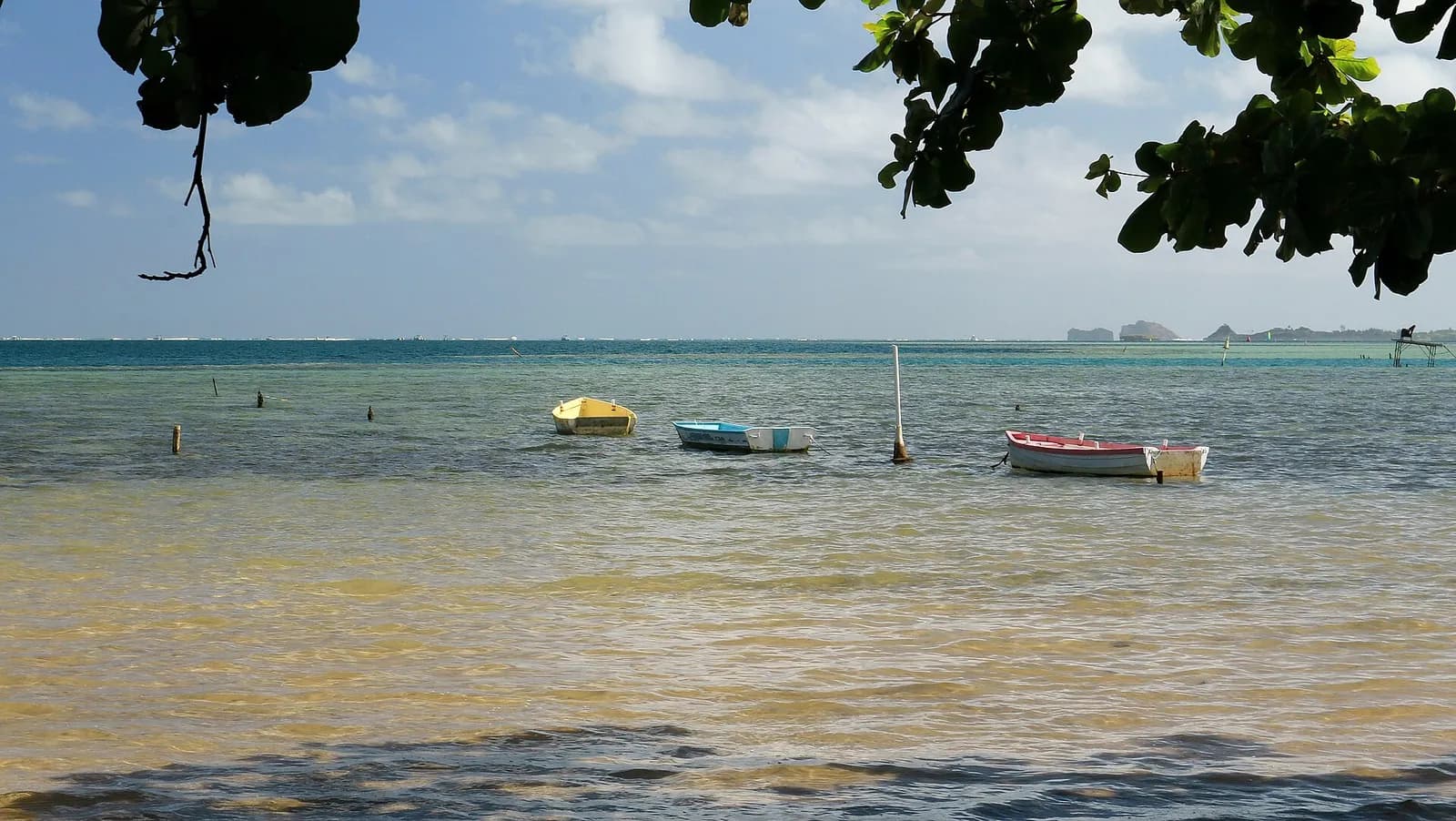 View of Kaneohe Bay and its coastline on Oahu, Hawaii.