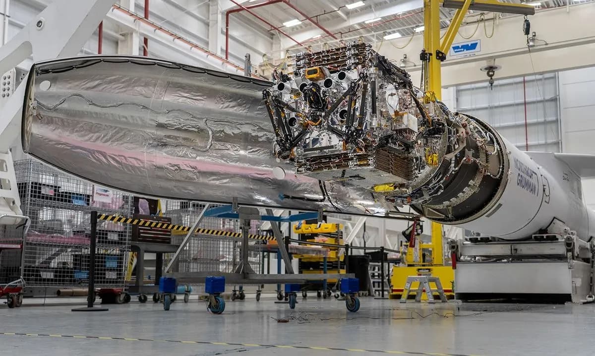 Katalyst Space’s LINK spacecraft mounted at the front of a Pegasus XL rocket before launch