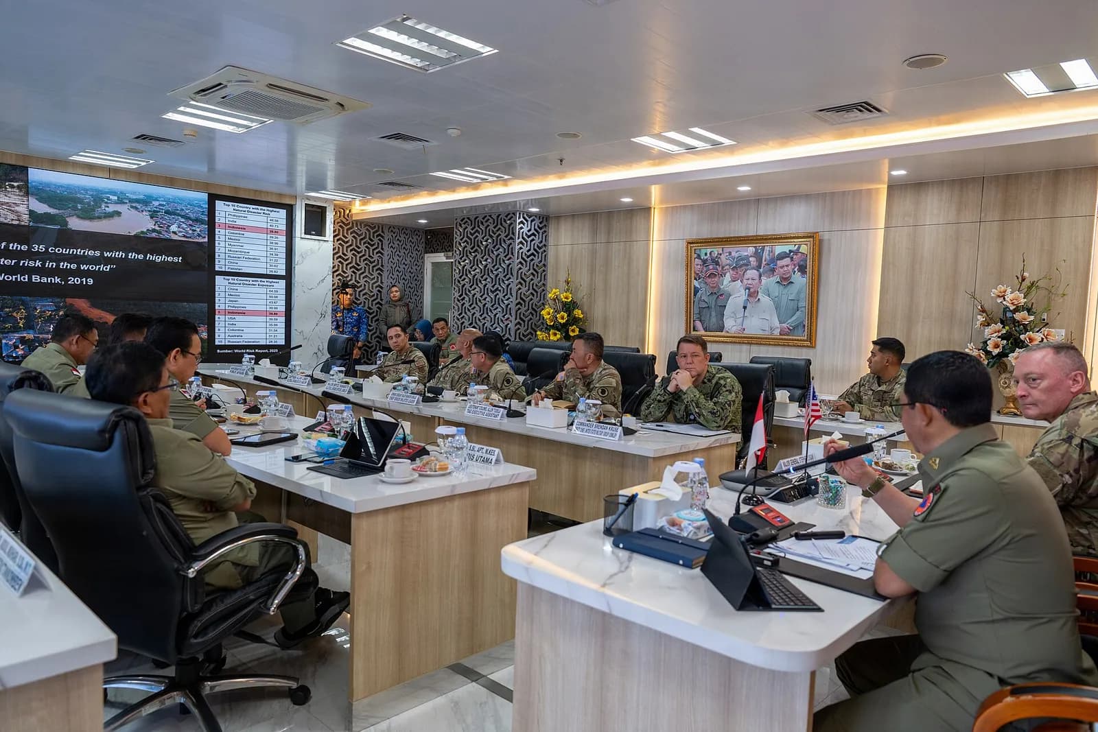 Indonesia’s BNPB chief delivers a briefing to U.S. Indo-Pacific Command, Hawaiʻi National Guard and Indonesian government representatives.