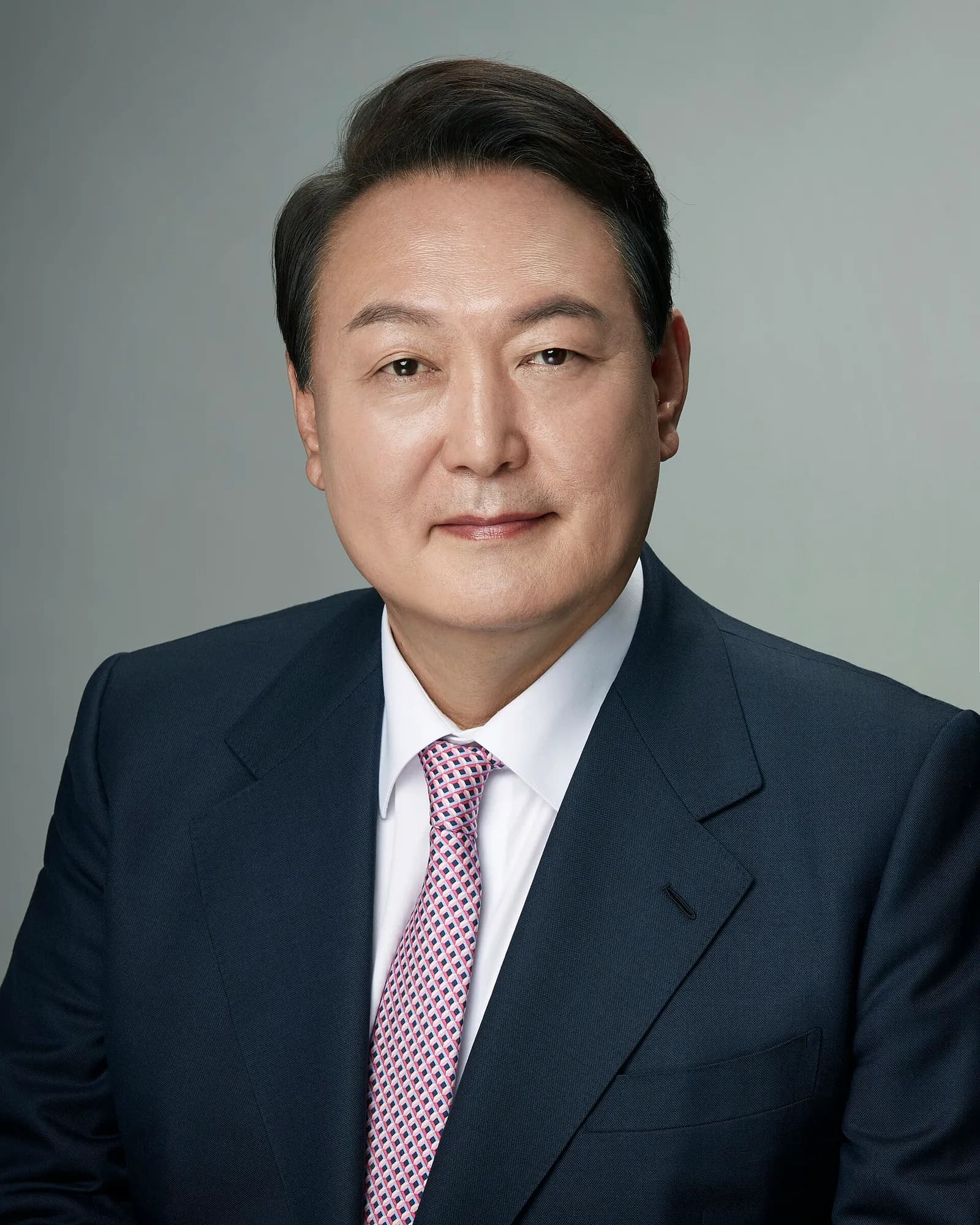 Official portrait of Yoon Suk Yeol.