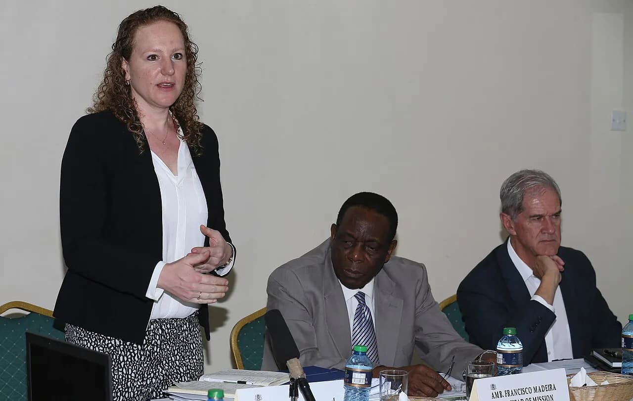 Roelf Meyer at a mediation training session with Judith van den Boogert and Francisco Madeira