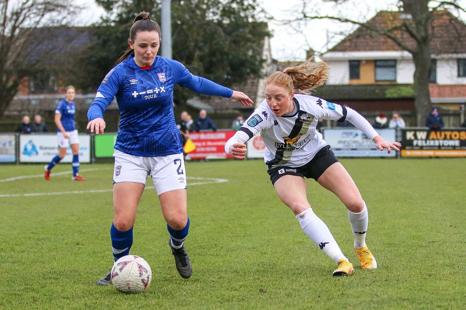 Maria Boswell playing for Ipswich Town Women against Lewes FC Women.