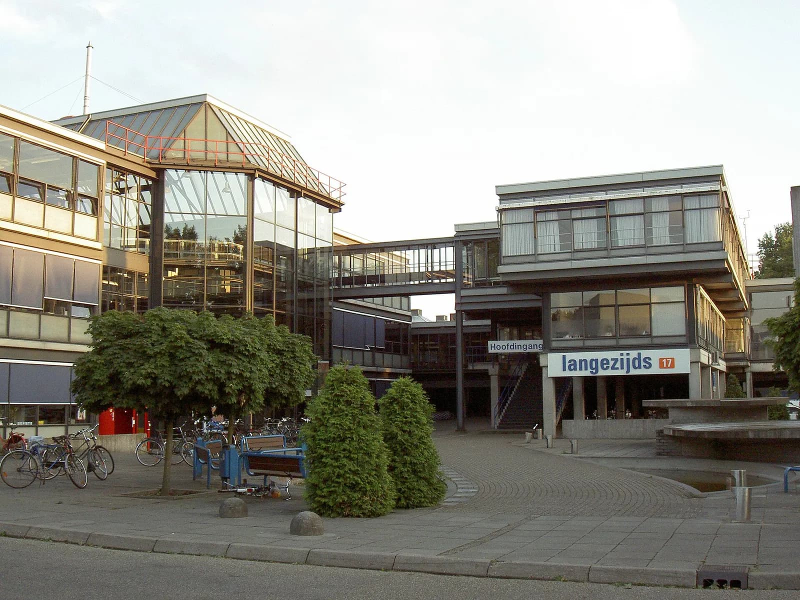 The Langezijds building on the University of Twente campus in Enschede, Netherlands.