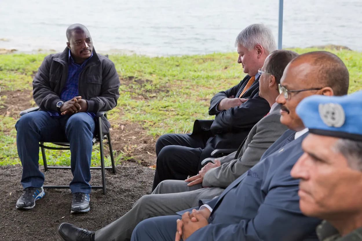 Joseph Kabila meets United Nations personnel beside Lake Kivu in Goma.