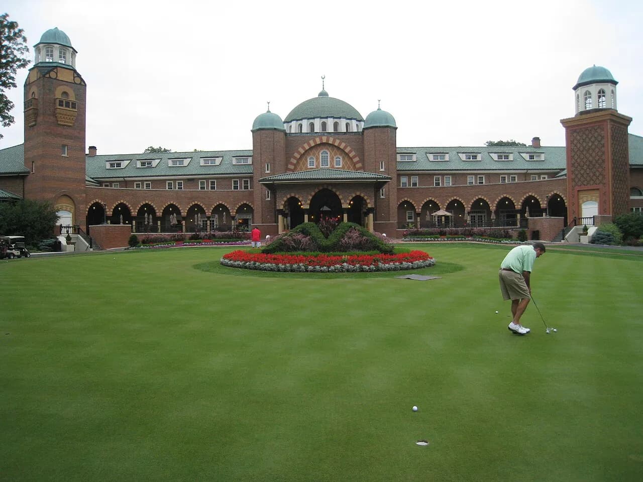 Putting green in front of the clubhouse at Medinah Country Club in Illinois