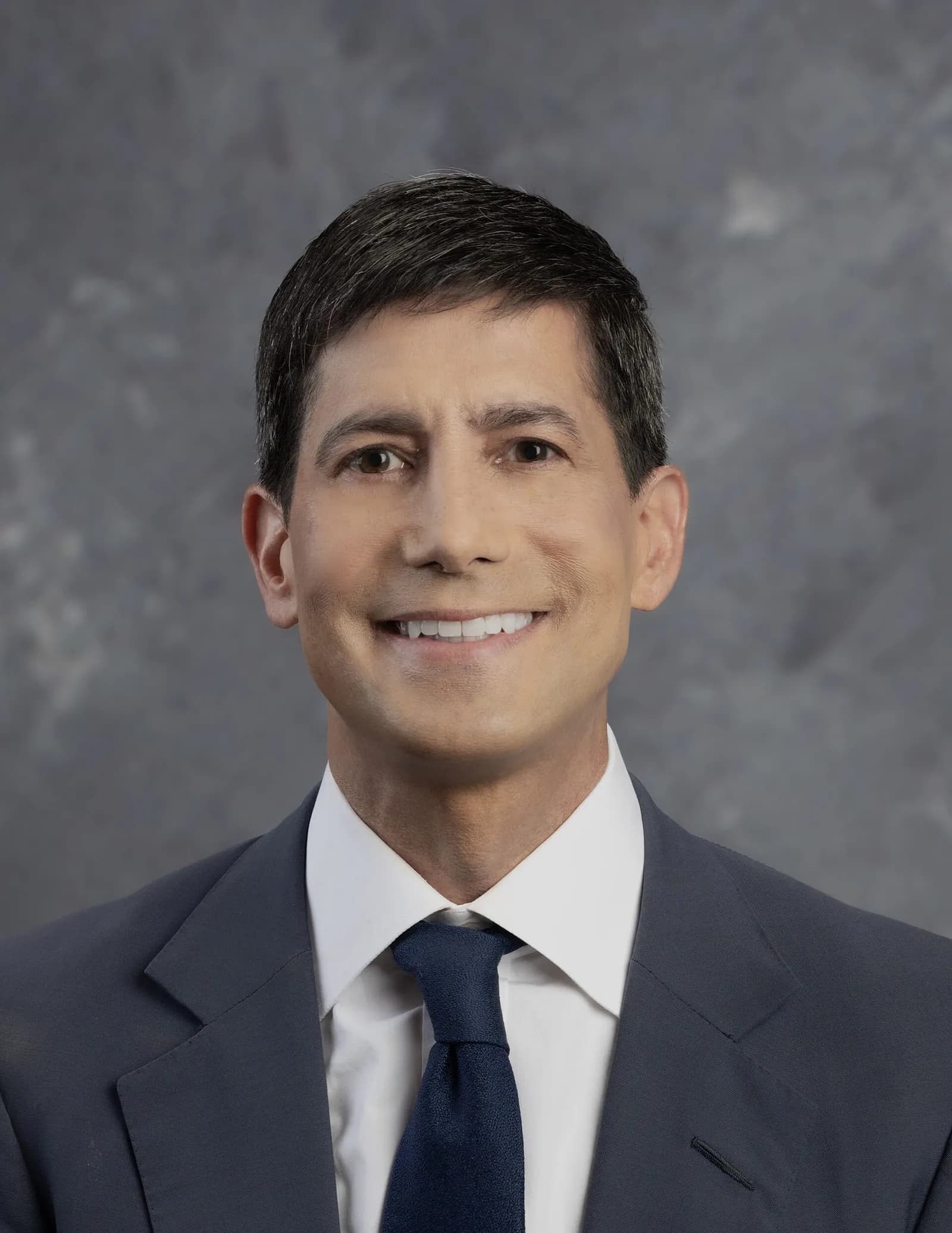 Official portrait of Federal Reserve chairman Kevin Warsh.