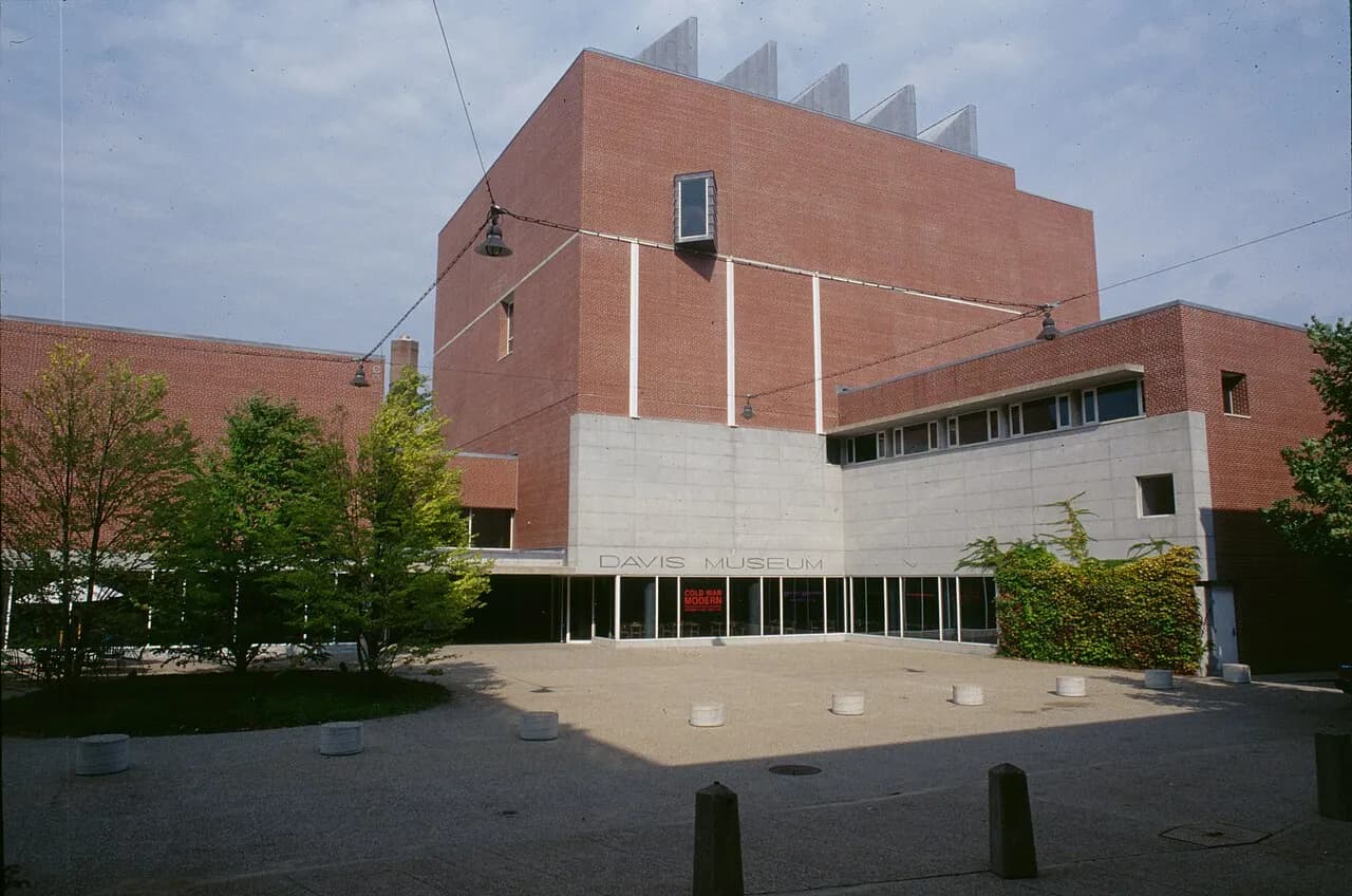 Exterior of the Davis Museum at Wellesley College