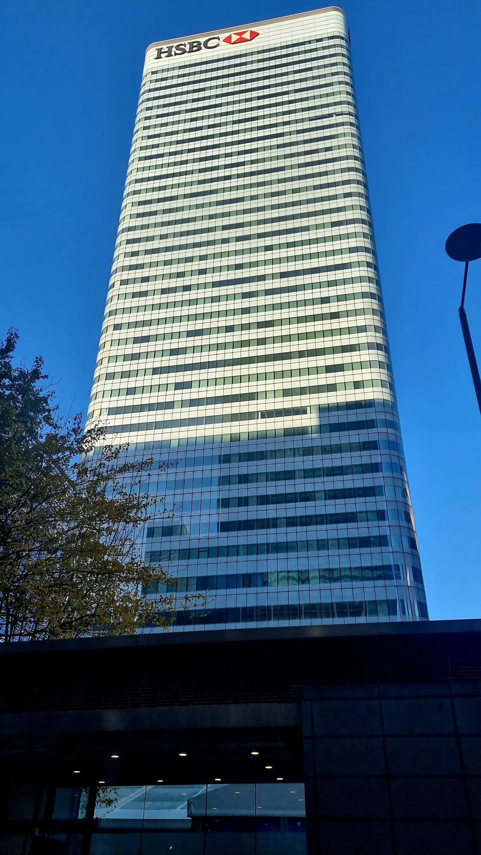 The 8 Canada Square skyscraper in Canary Wharf, London, global headquarters of HSBC Holdings.