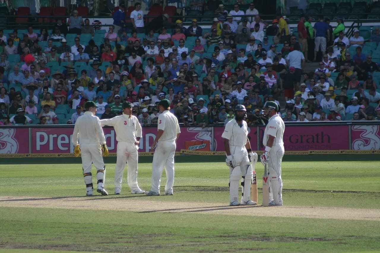 Cricket action during an Australia–South Africa Test at the Sydney Cricket Ground in January 2009