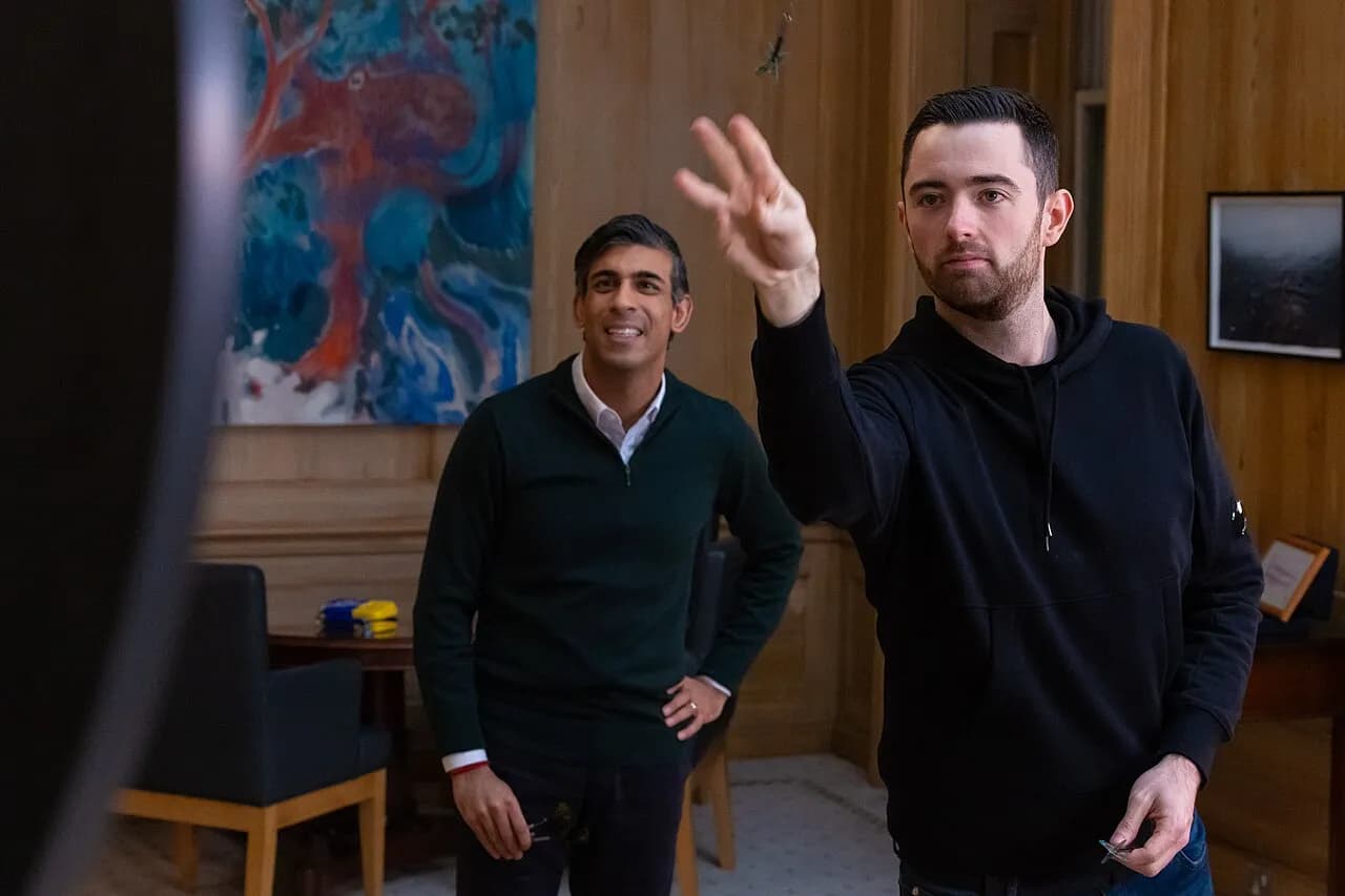 Luke Humphries with then Prime Minister Rishi Sunak at Downing Street in January 2024