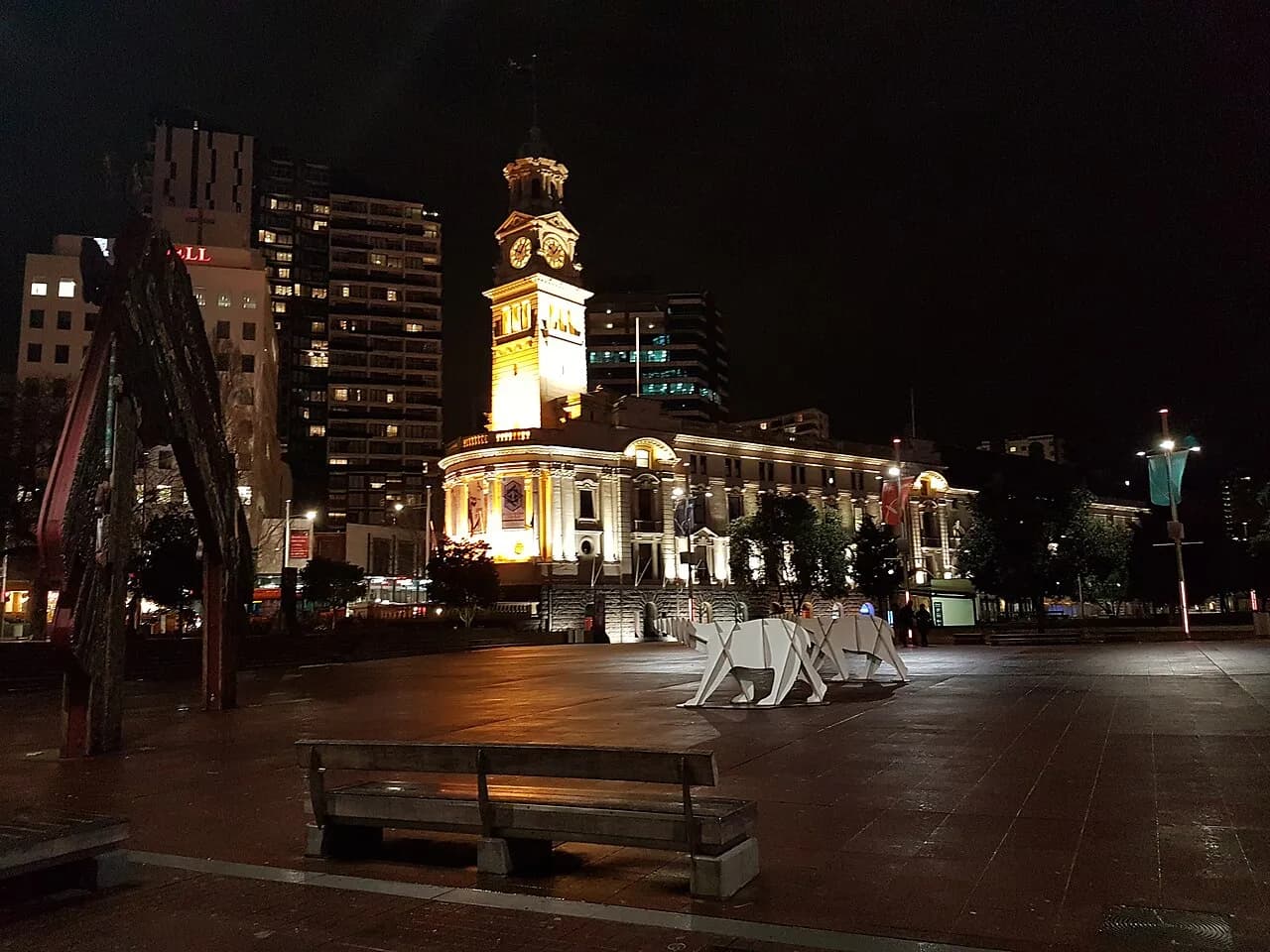 Auckland Town Hall illuminated at night