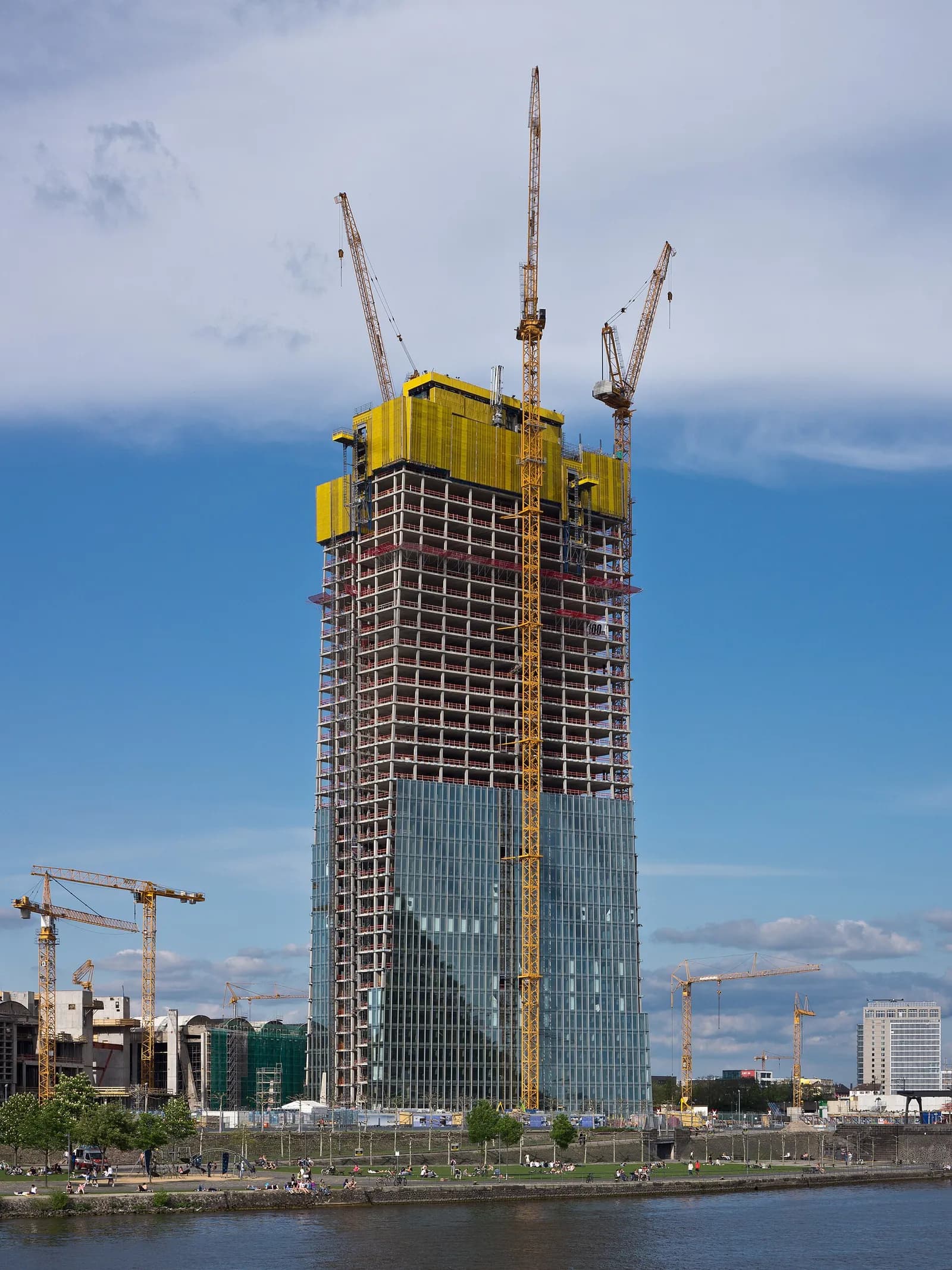 Panoramic view of the European Central Bank skyscraper in Frankfurt from the southwest.