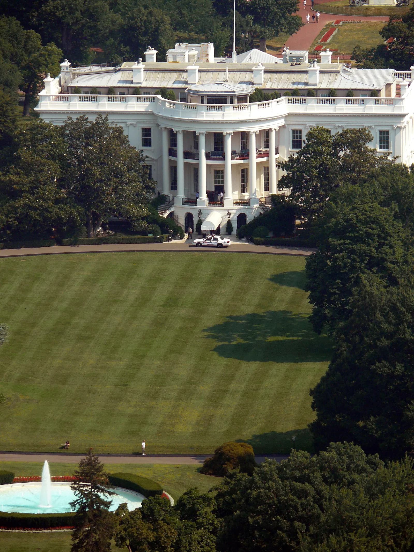 South facade of the White House seen from the Washington Monument