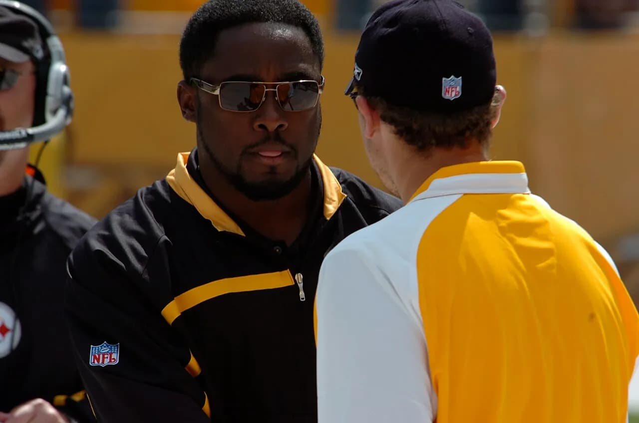 Mike Tomlin, identified by Wikimedia Commons as Pittsburgh Steelers coach in a 2007 photograph