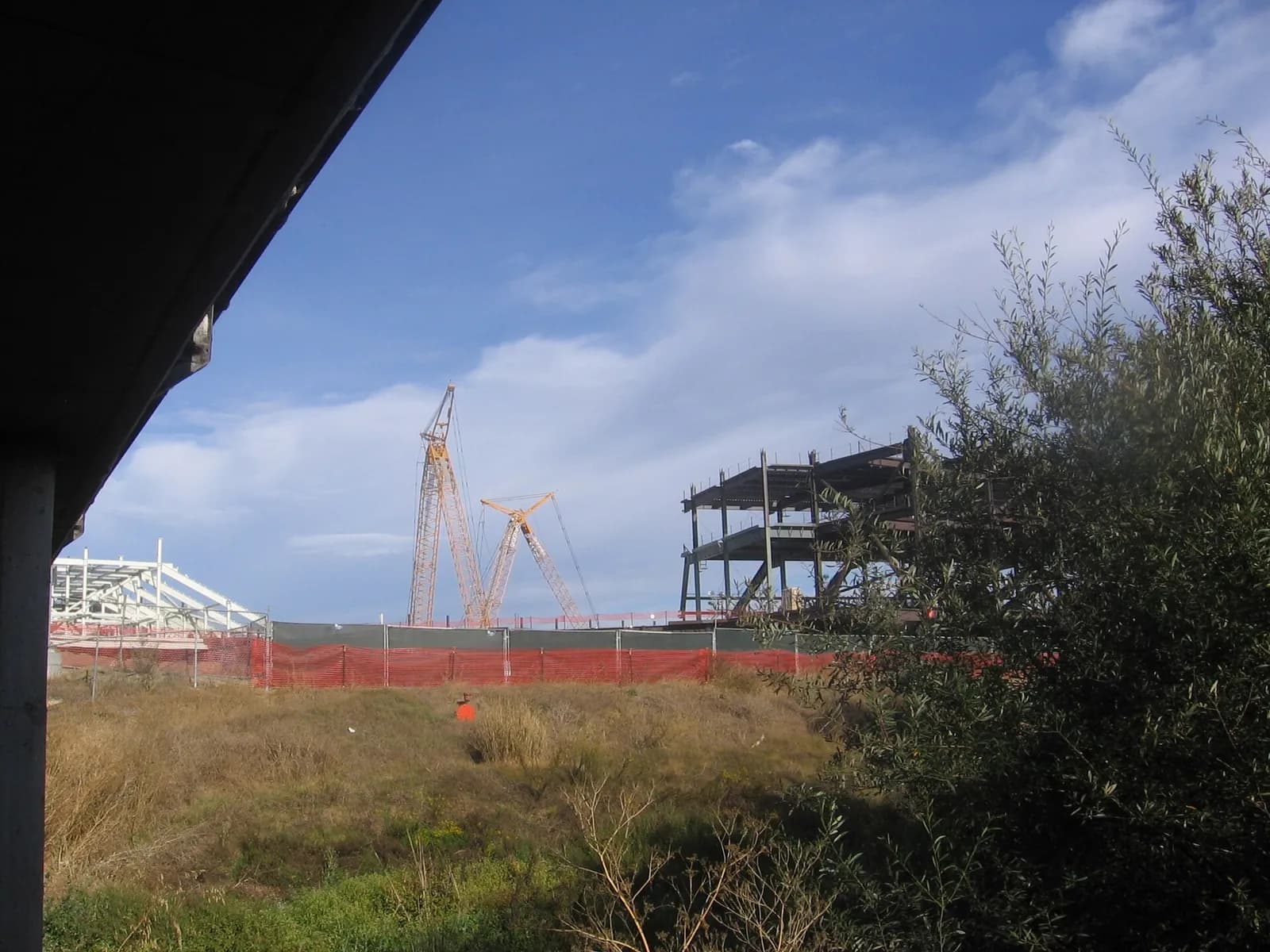 Santa Clara Stadium under construction, viewed from the San Tomas Aquino Creek Trail.