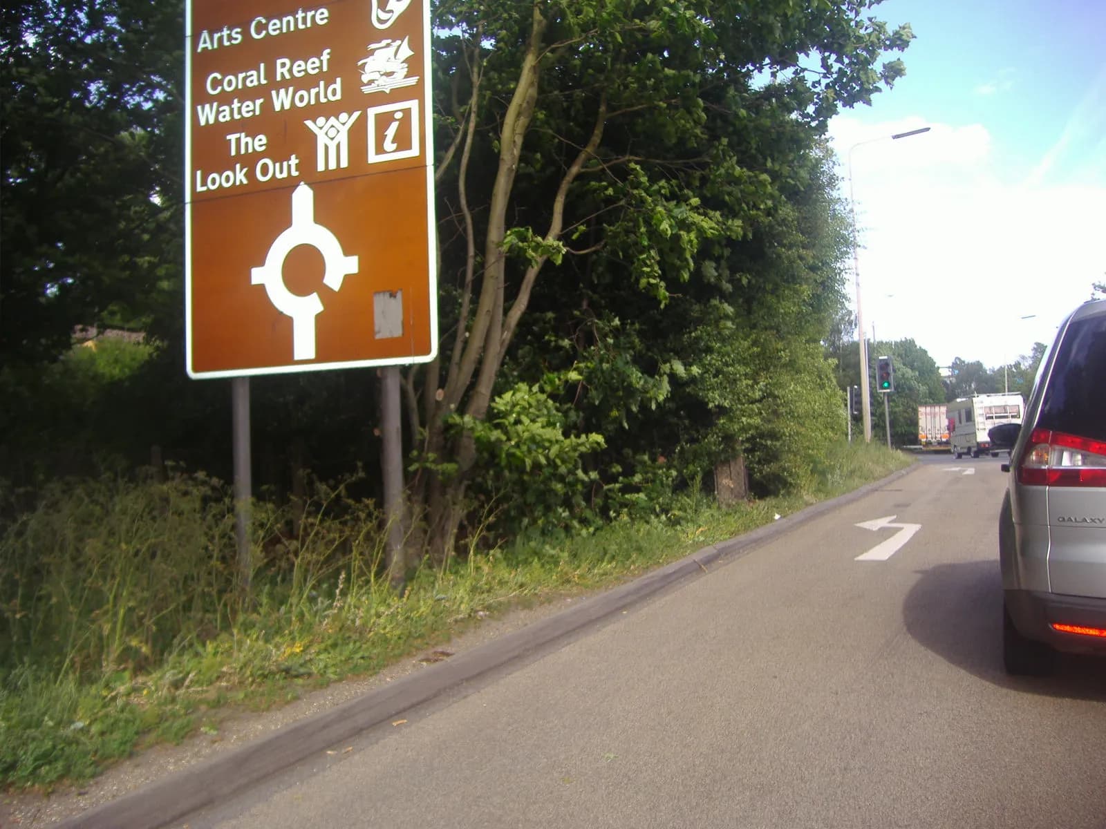 A turning on Berkshire Way near the A3095 in Bracknell.