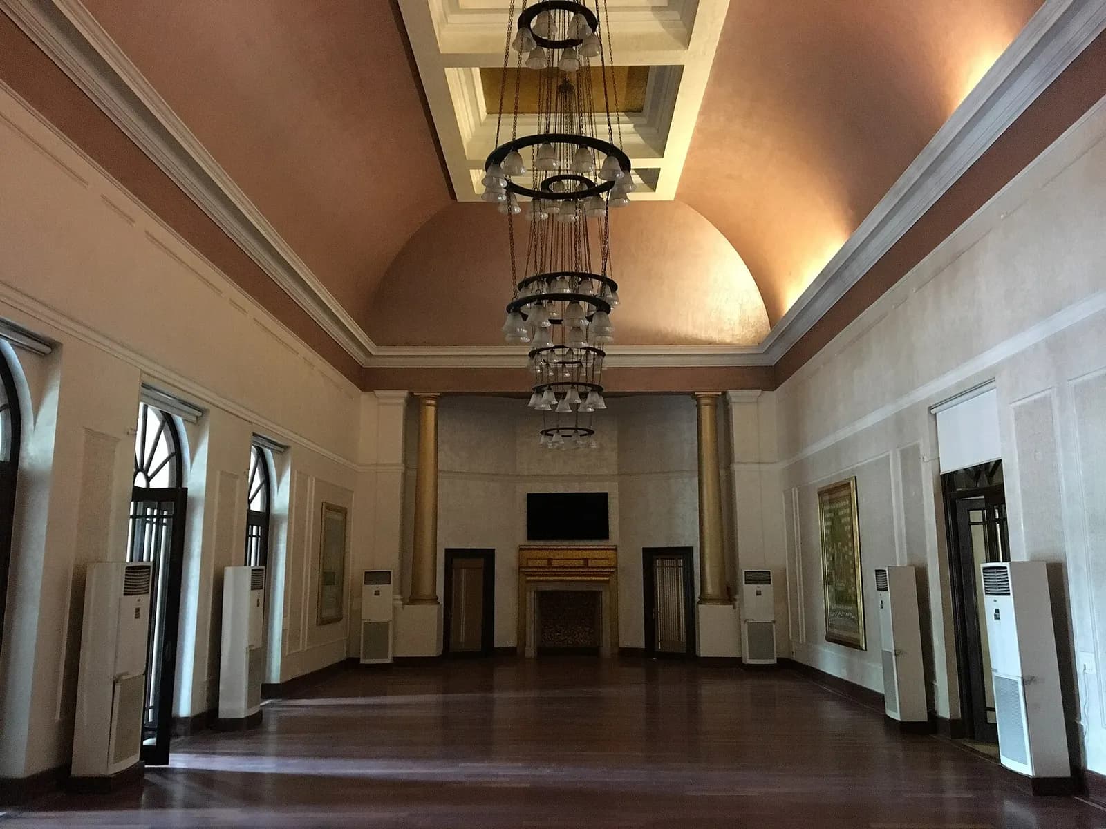 Interior hall of Bikaner House in New Delhi.