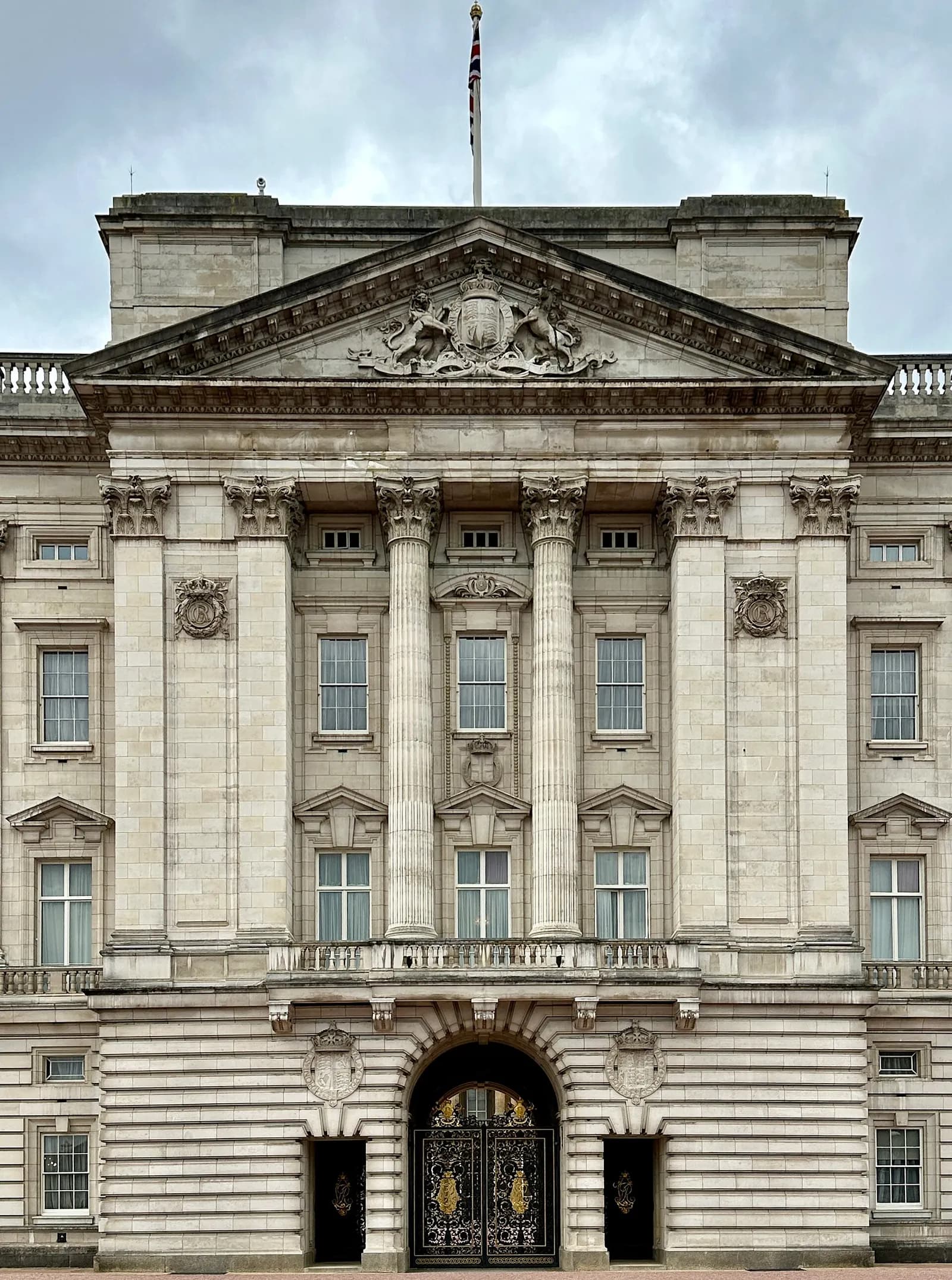 The East Front facade of Buckingham Palace in London.