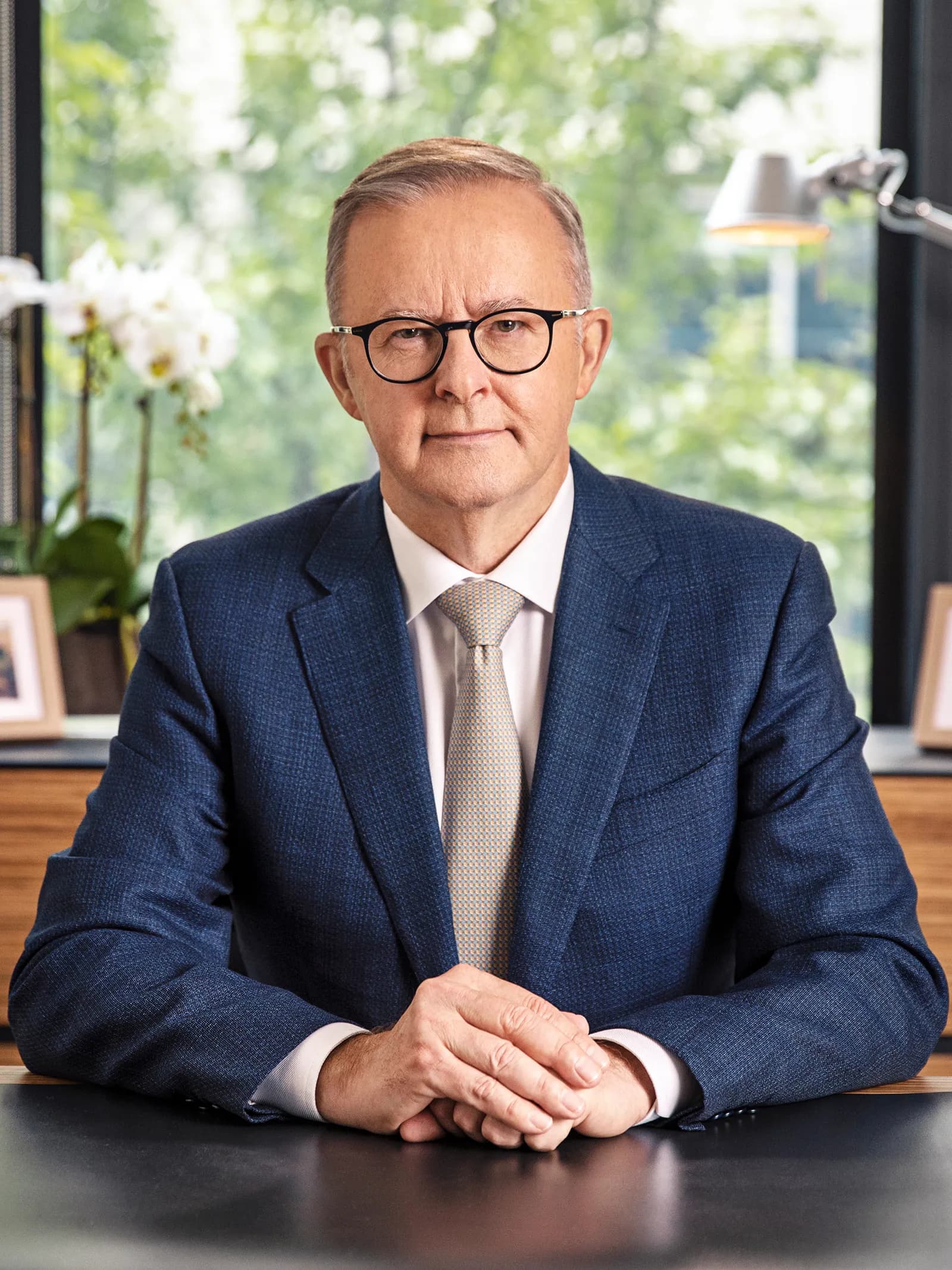 Official portrait of Australian Prime Minister Anthony Albanese.