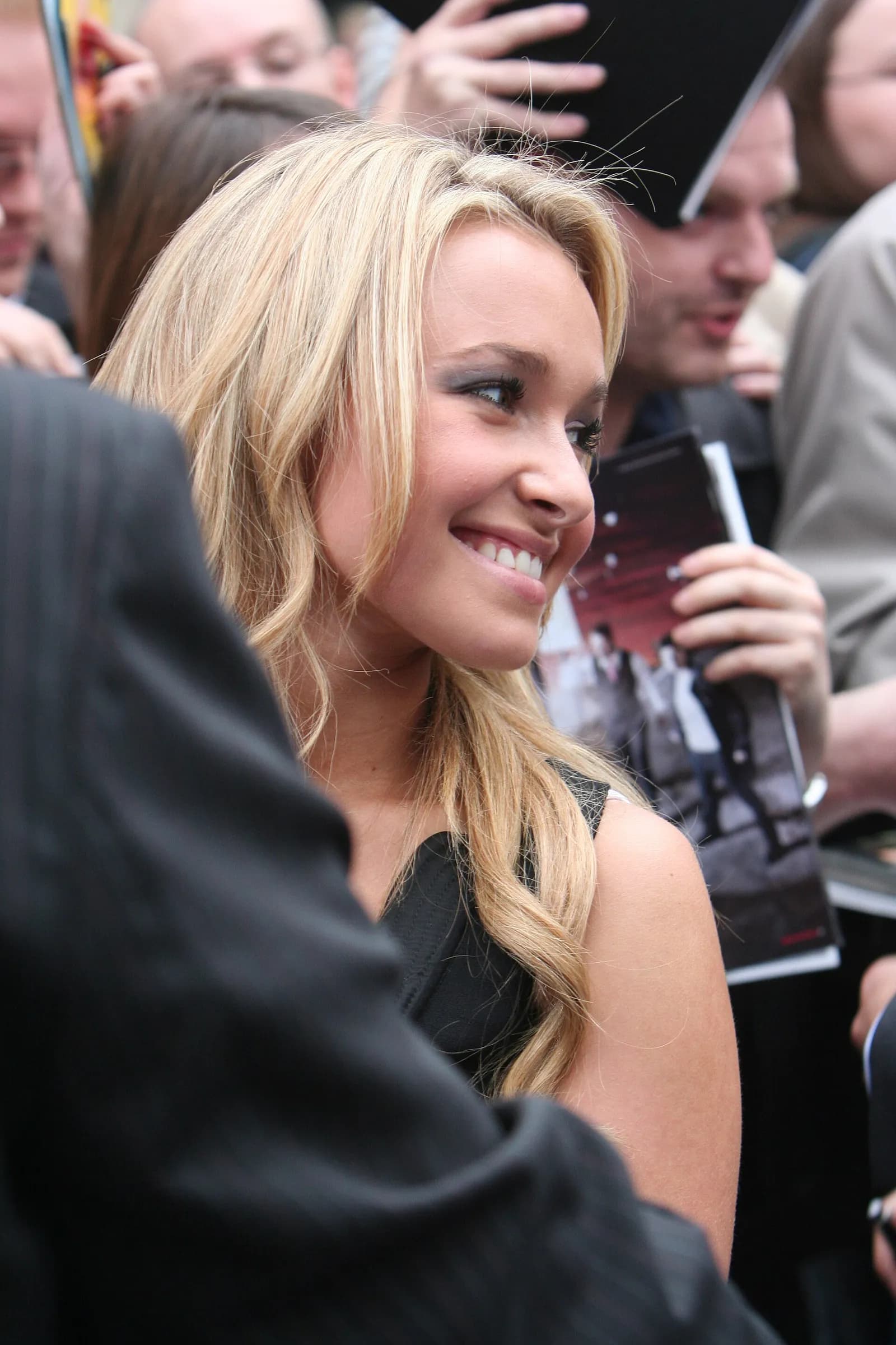 Hayden Panettiere at an autograph signing session beside the London Eye.