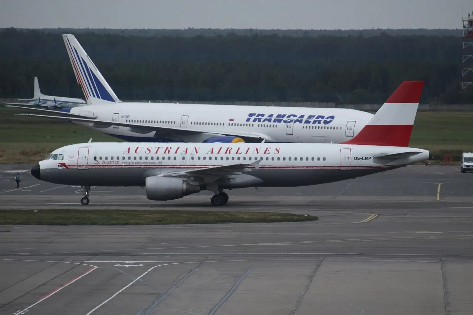 Austrian Airlines Airbus A320 in retro colours at Moscow Domodedovo Airport.