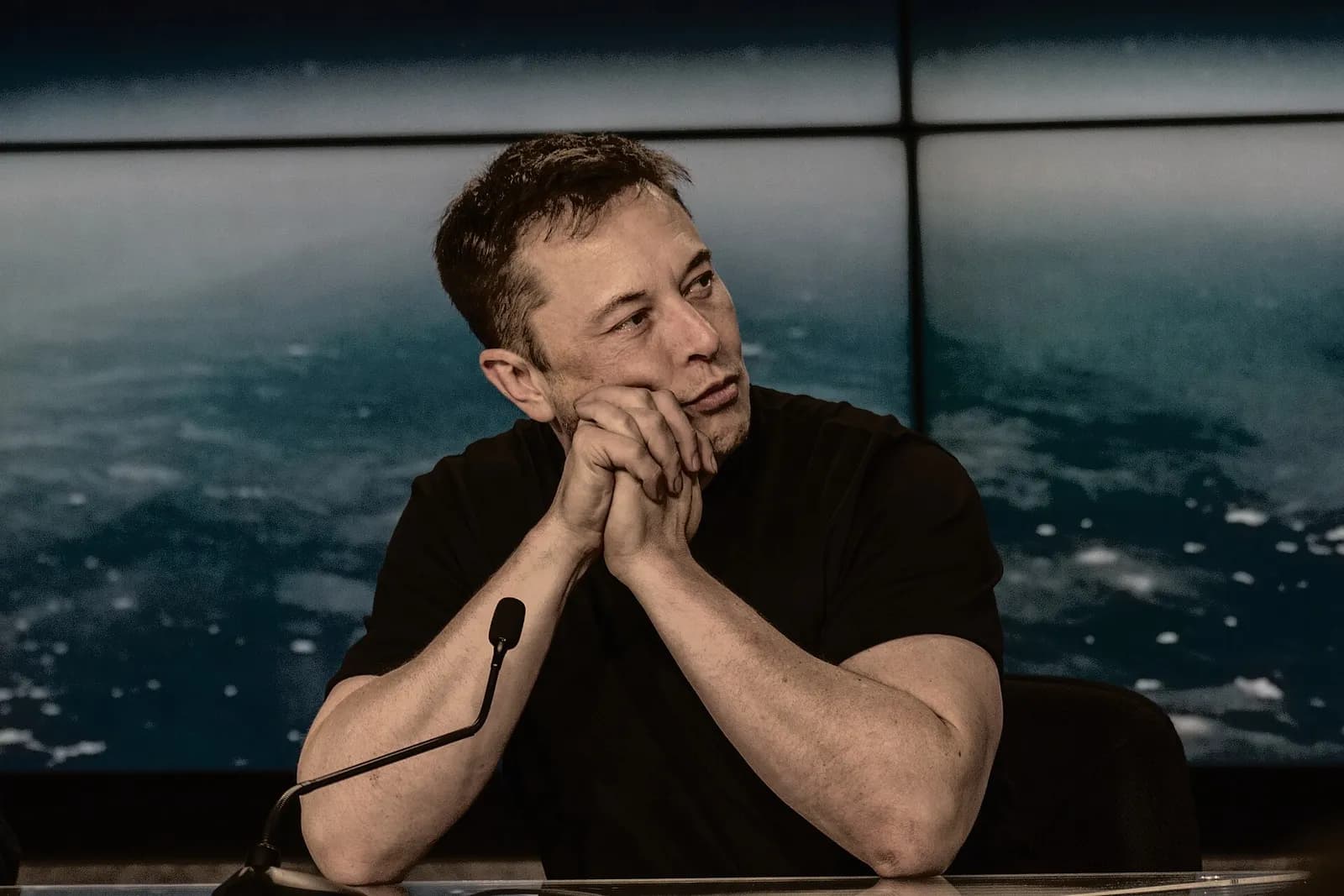 Elon Musk speaks at a SpaceX press conference.