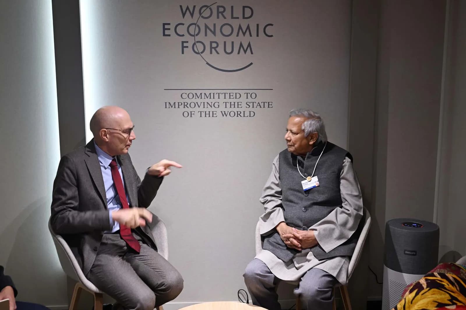 Volker Türk meets Muhammad Yunus at the World Economic Forum in Davos.