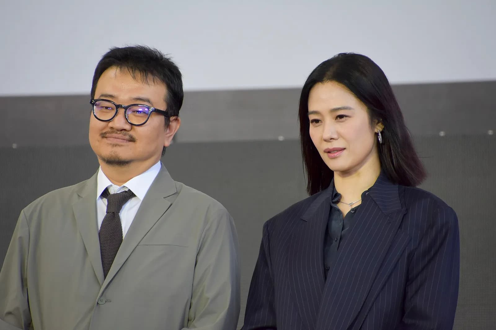 Yeon Sang-ho and Kim Hyun-joo at a Busan International Film Festival outdoor stage greeting for Paradise Lost.