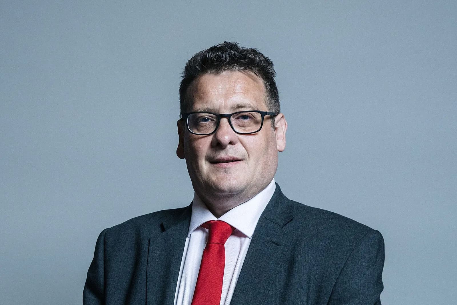 Official 2017 portrait of Karl Turner.