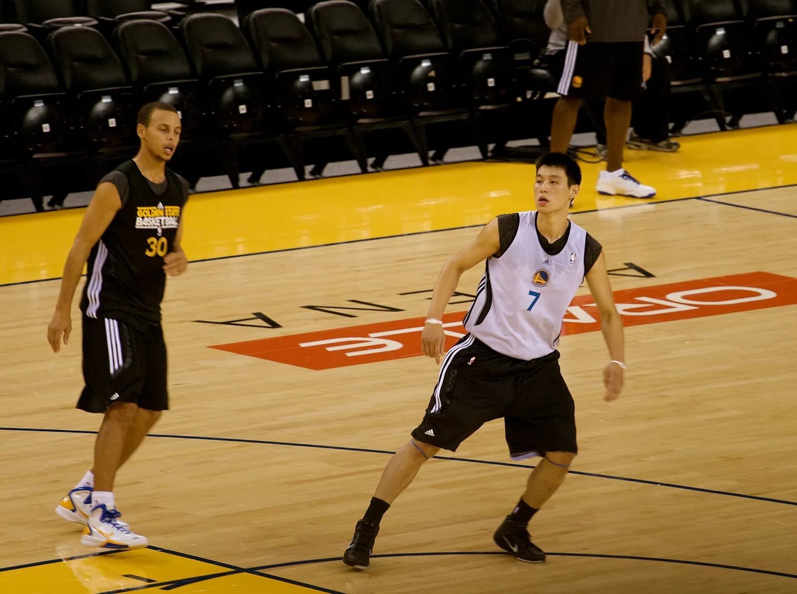 Stephen Curry and Jeremy Lin at a Golden State Warriors open practice.
