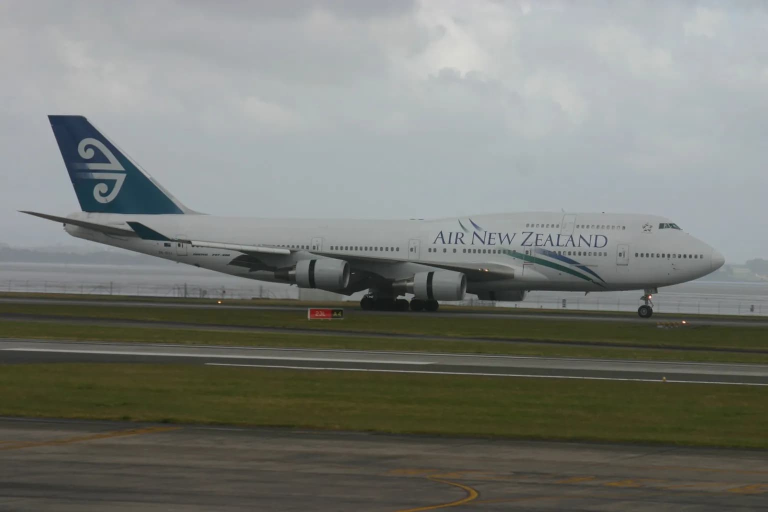 Air New Zealand Boeing 747 ZK-SUJ at Auckland Airport.