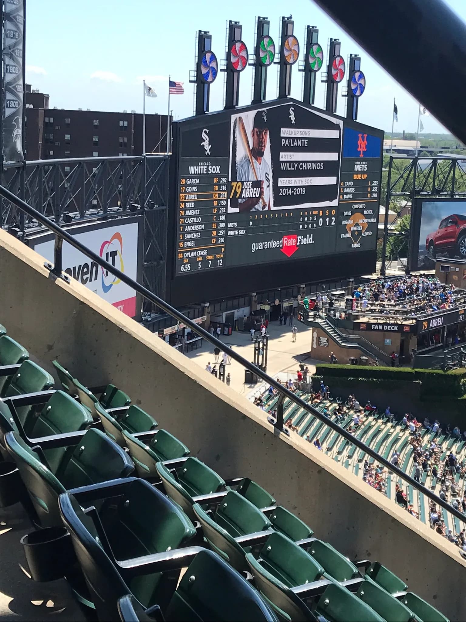 View of Rate Field during a Chicago White Sox and New York Mets game.