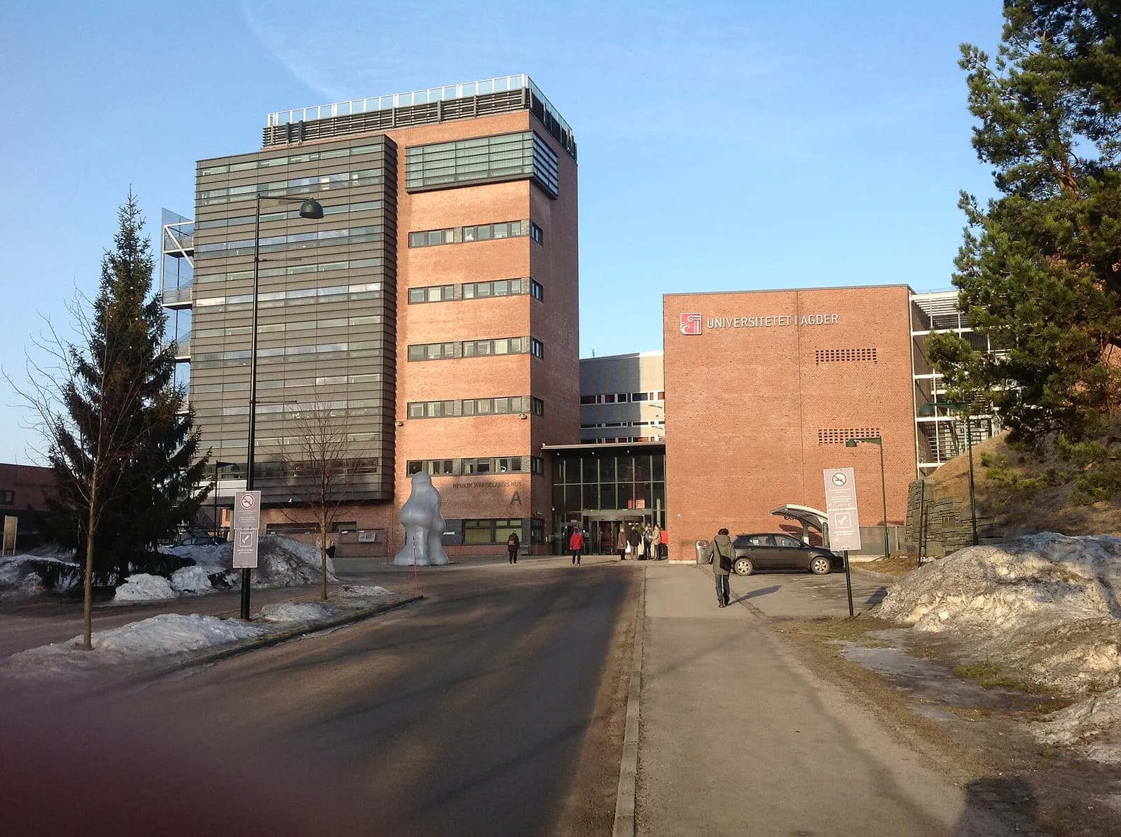Main entrance of the University of Agder's Kristiansand campus.