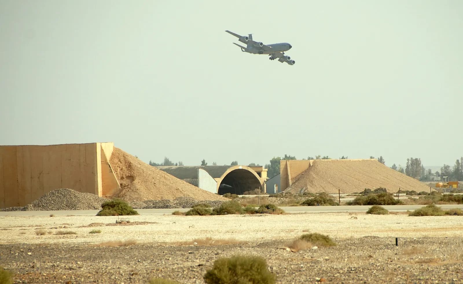A U.S. Air Force KC-135 Stratotanker approaching an air base in Jordan.