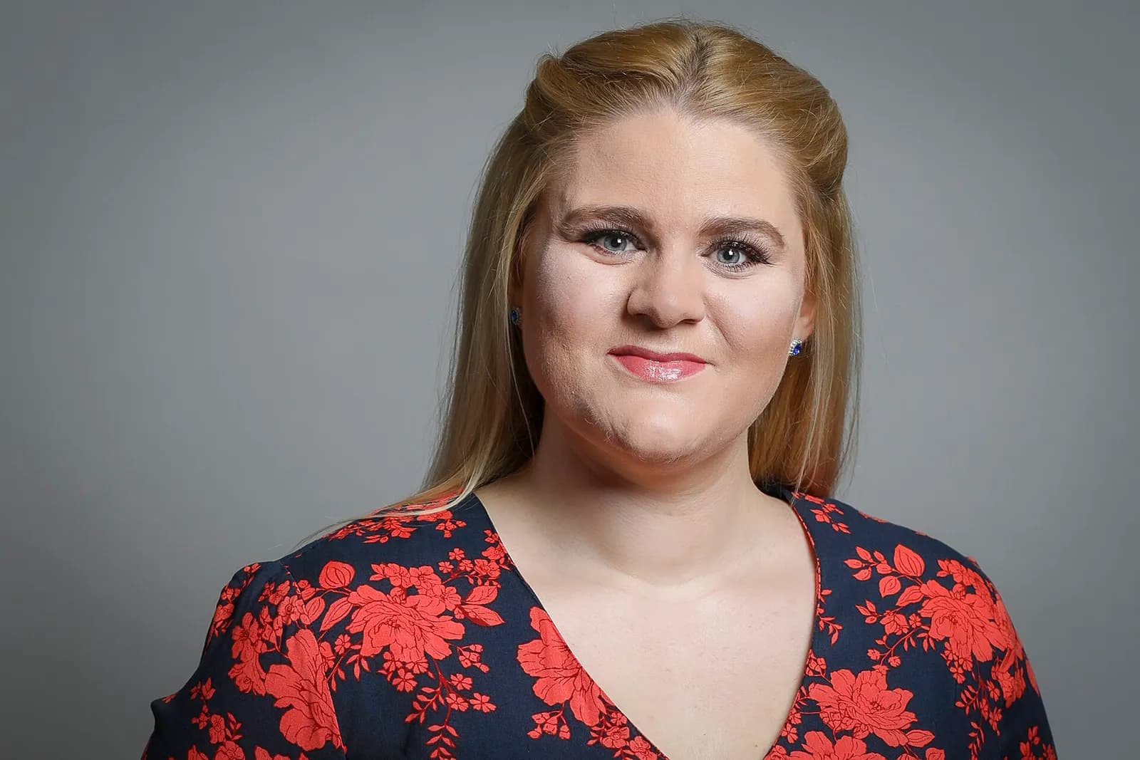 File portrait of Alex Davies-Jones