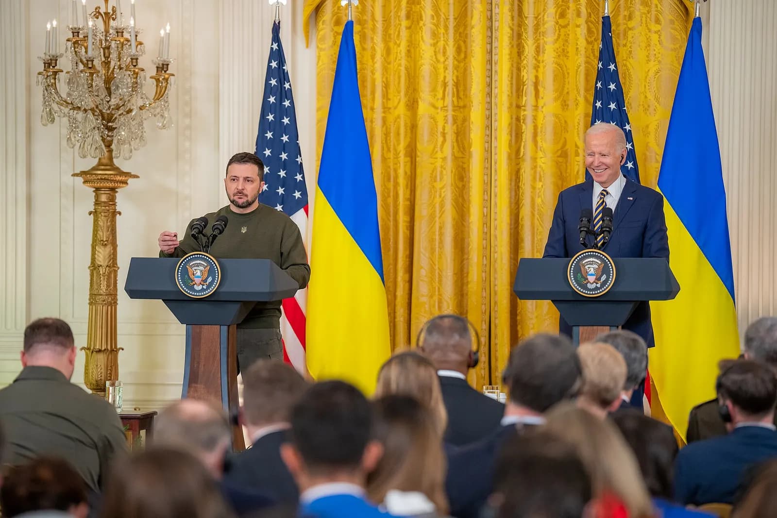 Ukrainian President Volodymyr Zelenskyy and U.S. President Joe Biden at a joint press conference.