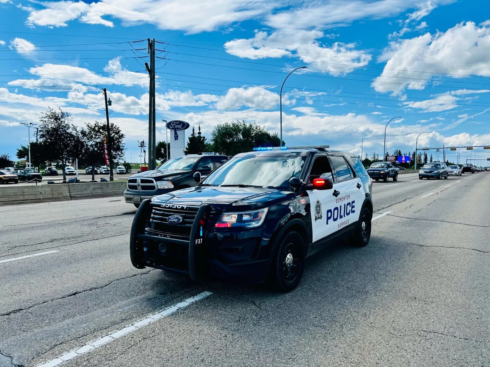 An Edmonton Police Service Ford Police Interceptor Utility on Mark Messier Trail.