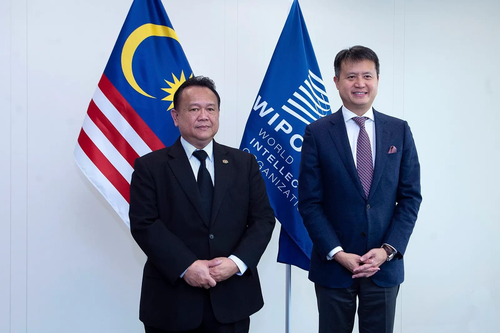 Alexander Nanta Linggi meets WIPO Director General Daren Tang at WIPO headquarters in Geneva.