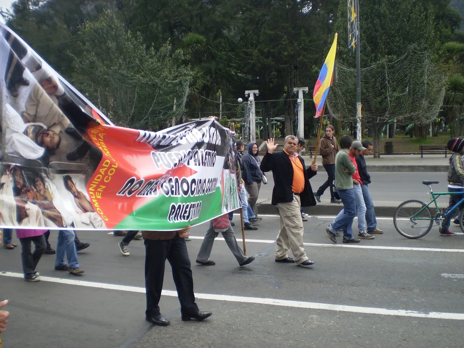 Demonstrators march in support of Palestine near the Israeli embassy in Bogotá.