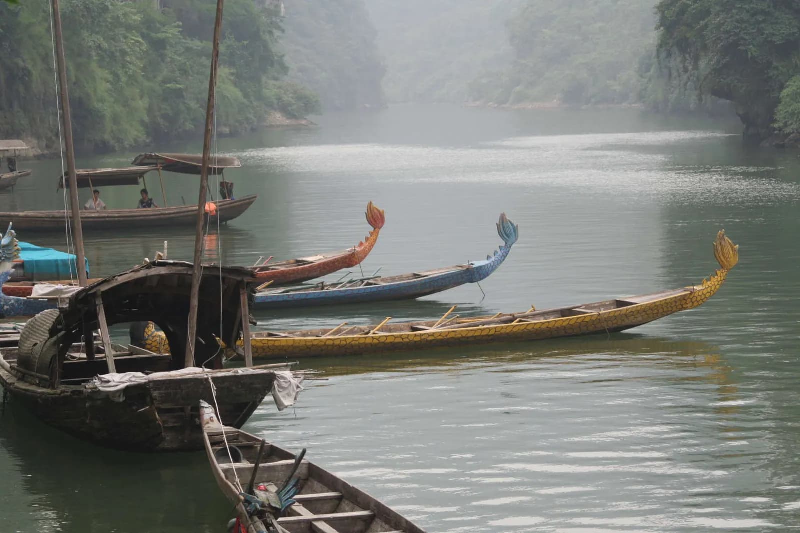 Boats on the Yangtze River at Xiling Gorge in Hubei, China.